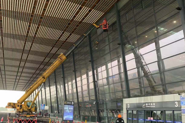 沙洋玻璃幕墙维护和保养